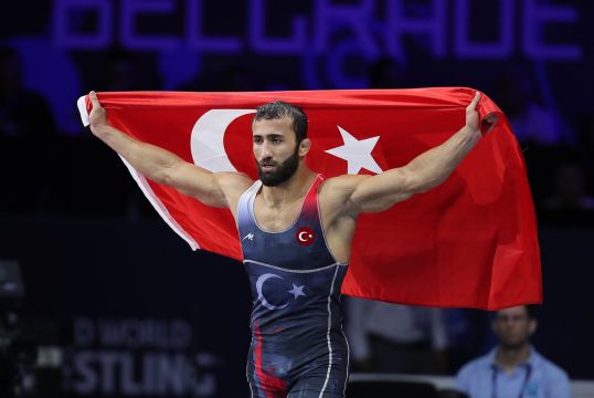 Göksun'lu Pehlivanımız Burhan AKBUDAK Dünya Şampiyonu oldu.